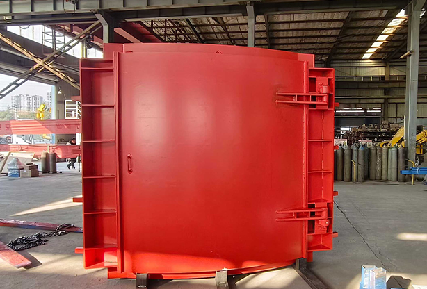 重磅到货！核心定制薄壳式防水闸门顺利抵达 筑牢项目安全防线